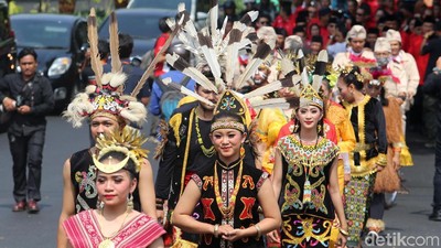 Kirab Budaya Ramaikan Pendaftaran PDIP ke KPU