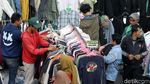 PKL Baju Bekas Rebut Hak Pejalan Kaki
