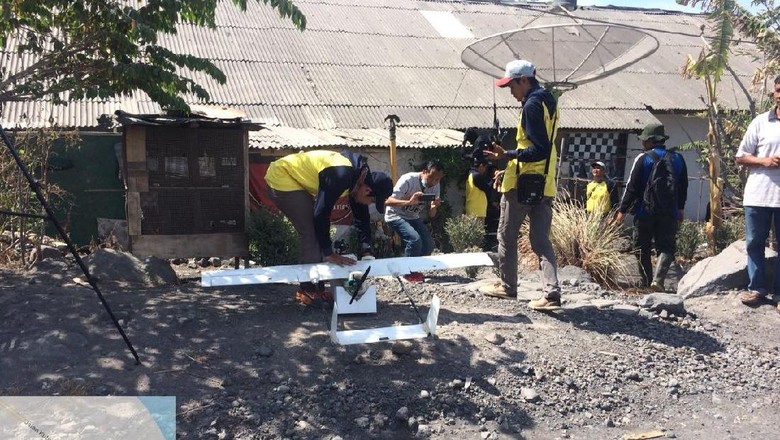 Drone BNPB Jatuh, Perekaman Visual Kawah G Agung Tetap Dilanjutkan Drone BNPB Jatuh, Perekaman Visual Kawah G Agung Tetap Dilanjutkan