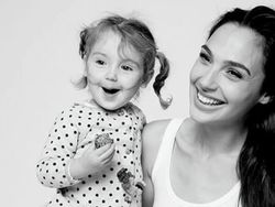 Cantiknya Gal Gadot, Wonder Woman yang Jadi Bos Baru Huawei