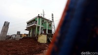 Masjid yang dibangun di jalan Pembangunan, Cipinang Melayu, Jakarta Timur, berdiri sejak tahun 1970.
