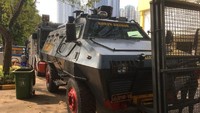 Kira-kira kenapa ya pengawalannya sampai seketat ini? (Arief/detikcom).