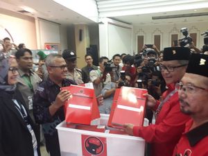 Dengan Semarak Pawai, PDIP Daftarkan Diri Jadi Peserta Pemilu 2019