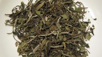 Bai Mudan atau ;White Peony” merupakan jenis white tea yang hanya dari 2 pucuk teratas daun teh. Warnanya hijau pucat kekuningan dengan aroma yang harum.Foto: Istimewa