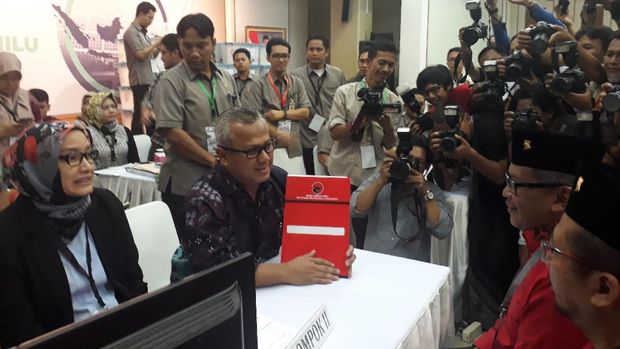 Dengan Semarak Pawai, PDIP Daftarkan Diri Jadi Peserta Pemilu 2019