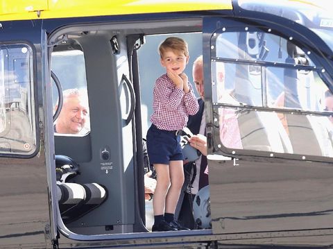 8 Aturan Fashion Kerajaan Inggris yang Tak Terduga