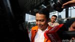 Senyum Wali Kota Cilegon Usai Diperiksa KPK