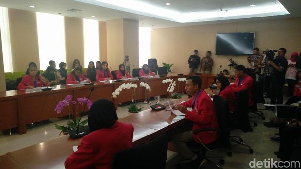  21 remaja dari berbagai provinsi mengikuti program 'Sehari Jadi Menteri' di Kementerian PPPA, Rabu (11/10/2017)