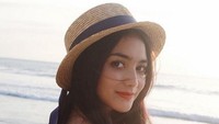 Seperti saat berlibur di pantai, ia tampak cantik menawan. (Dok. Instagram/citraciki)