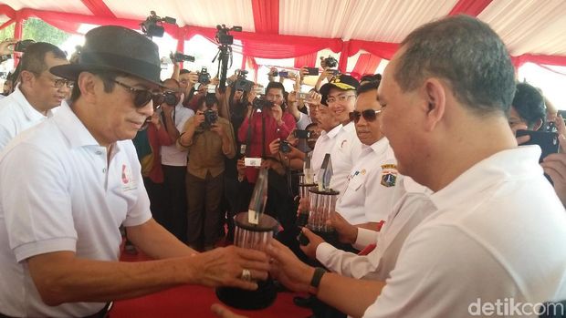  Menteri Hukum dan HAM Yasonna H Laoly di proyek pembangunan Lapas Ciangir