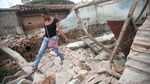 Menatap Pilu Atap Rumah yang Bolong karena Gempa Meksiko