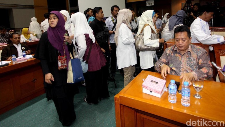 Dengar Keluhan Korban First Travel, DPR Kembali Gelar RDPU Dengar Keluhan Korban First Travel, DPR Kembali Gelar RDPU