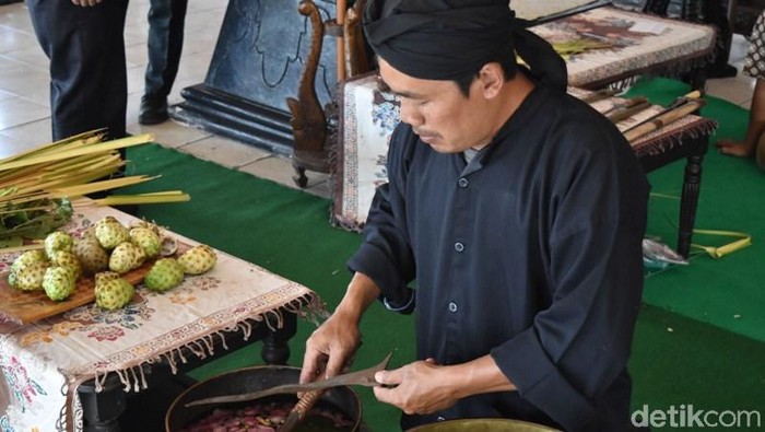 Melihat 6 Pusaka Peninggalan Ki Ageng Pandanaran Dijamas di Semarang