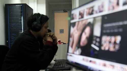 Ilustrasi Mesin Sensor Pornografi