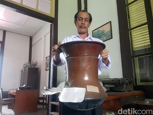 Pedang Jawara dan Dandang Kuno di Museum Pegadaian