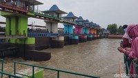 Setiap harinya, dari bendungan ini mengalirkan pasokan kebutuhan air untuk pertanian sekitar 21.350 hektar se-Kabupaten Serang (Bahtiar Rivai/detikcom)