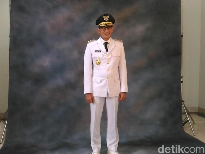 Pesan Keluarga ke Sandi Jelang Dilantik: Jangan Lupa Amanah Bang