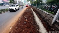 Hal tersebut dilakukan untuk mencegah terjadinya banjir saat musim hujan.