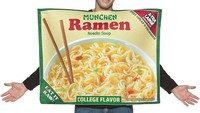 Pencinta ramen? Yang ini kostum ekstrem bentuk bungkus ramen. Kalau pakai ini, dijamin Anda jadi pusat perhatian! Foto: Istimewa