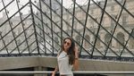 Foto: Gaya Liburan Wasit Cantik Rusia