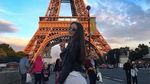 Foto: Gaya Liburan Wasit Cantik Rusia