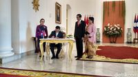 PM Laos Kunjungi Jokowi, 17 Tembakan Meriam Berdentum