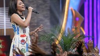 Para penonton terhanyut kala menyaksikan Marshanda.