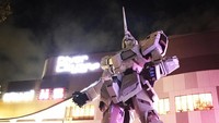 Beberapa bulan setelahnya Gundam pengganti pun disiapkan dan diletakkan di area DiverCity Tokyo Plaza pula (japangeeek/Instagram)