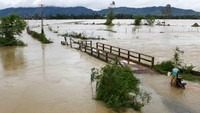 Provinsi Hoa Binh di Vietnam utara menjadi wilayah terdampak paling parah, dengan 11 orang tewas dan 21 orang hilang. Foto: AFP PHOTO/Vietnam News Agency/VIETNAM NEWS AGENCY