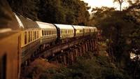Traveler tertarik menyusuri kereta itu dengan latar belakang mengerikan itu? Selalu ada pengorbanan sebelum tercipta hal-hal yang terduga seperti jalur kematian di Thailand-Myanmar ini (Dok. Belmond Eastern and Oriental Express)