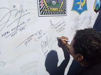 Tanda tangan deklarasi damai