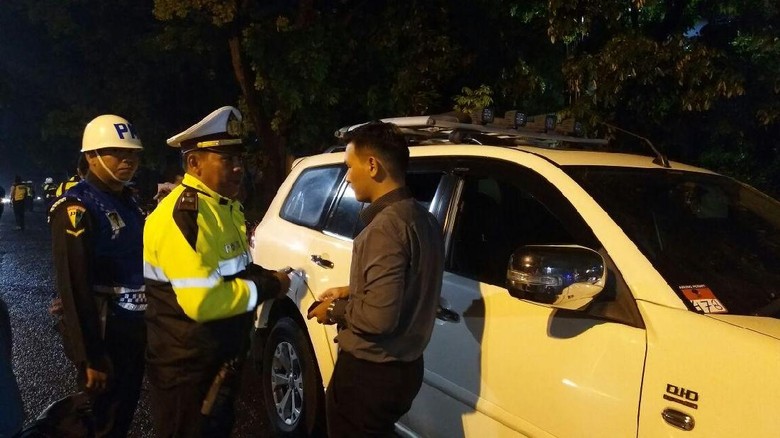 Polisi Copot Rotator di Mobil Pajero hingga Motor Vario di Bogor Polisi Copot Rotator di Mobil Pajero hingga Motor Vario di Bogor