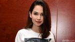 Awas Jatuh Hati Ditatap Estelle Linden