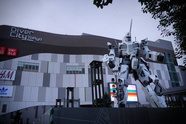 Berbeda dengan patung sebelumnya yang punya seri RX-78-2, patung robot terbaru ini punya seri RX-0 Unicorn dari seri Gundam Unicorn (hmtsutomu/Instagram) Berbeda dengan patung sebelumnya yang punya seri RX-78-2, patung robot terbaru ini punya seri RX-0 Unicorn dari seri Gundam Unicorn (hmtsutomu/Instagram)