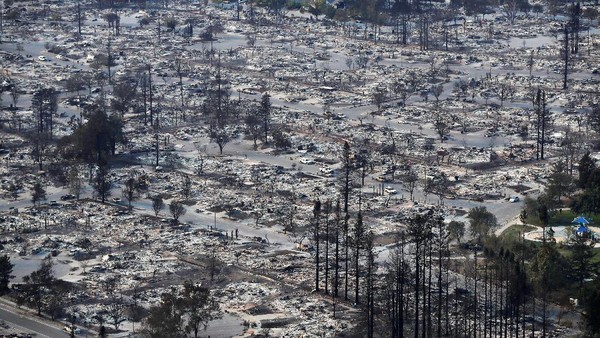 Foto: Ngeri! Penampakan Ribuan Rumah Ludes Dilalap Api di California