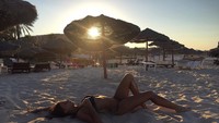 Ekaterina memposting beberapa dirinya sedang liburan di pantai, walau tidak memberikan keterangan di mana lokasinya (Instagram/@kostyuninaa)