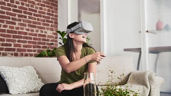 Dalam pengoperasiannya, Oculus tak membutuhkan PC atau smartphone. Namun, disebutkan bahwa ia menggunakan software yang sama dengan Gear VR. Foto: internet