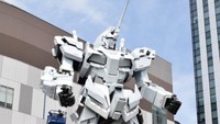 Gundam merupakan anime populer dari Jepang dengan aneka robot menjadi karakternya. Keberadaan Gundam raksasa di pelataran DiverCity Tokyo Plaza pun menjadi incaran traveler. Inilah Gundam yang sempat dipindahkan pada Maret 2017 lalu (darwinfish105/Youtube)