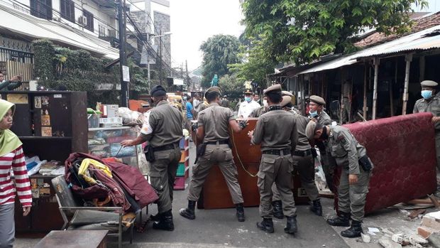 30 Rumah di Samping RS Tebet Dibongkar Pemkot Jaksel