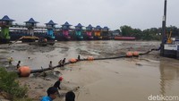 Bendungan Pamarayan berada di Cikeusal, Kabupaten Serang, Banten. Bendungan ini dikuras dan menjadi perhatian warga. Kapan lagi melihat bendungan dikuras? (Bahtiar Rivai/detikcom)