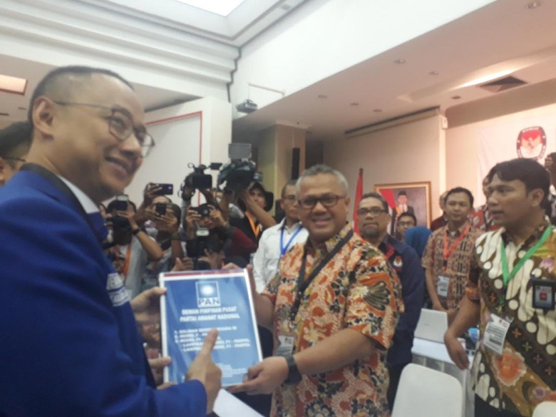 rombongan jalan surat 2019 dan Primus Daftarkan untuk Hanafi Rais PAN Pemilu