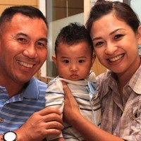 Ira Riswana adalah seorang model Gadis Sampul yang menikah dengan AKBP Abu Bakar Tertusi. Kini mereka telah dikaruniai empat orang anak. Foto: Istimewa