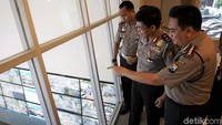 Royke menambahkan, tilang elektronik ini merupakan bentuk modernisasi kepolisian.