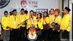 Partainya Tommy Soeharto Daftar ke KPU Bawa Rombongan Debus