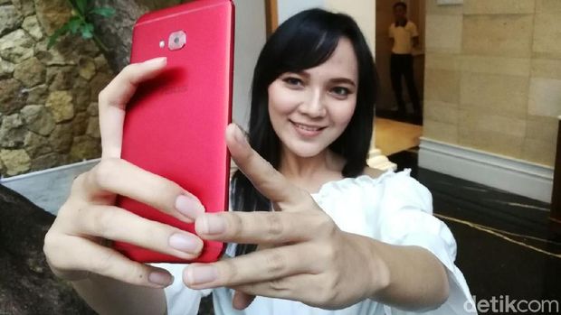 Asus Siapkan Zenfone 4 Selfie & Selfie Pro, Apa Bedanya?