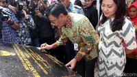 Jelang masa jabannya berakhir, Gubernur DKI Jakarta Djarot Saiful Hidayat sempat meresmikan Ruang Publik Terpadu Ramah Anak (PRTRA) di Markas Marinir, Cilandak, Jakarta, Jumat (13/10/2017).