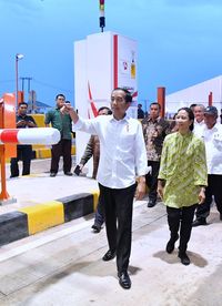 Saat Jokowi Resmikan Tol Pertama di Sumatera Selatan