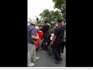 Anggota TNI AL Baku Hantam dengan Pemobil di Rawamangun