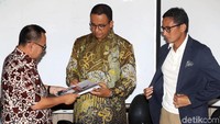 Hasil dari kerja Tim Sinkronisasi diterjemahkan dalam satu dokumen.