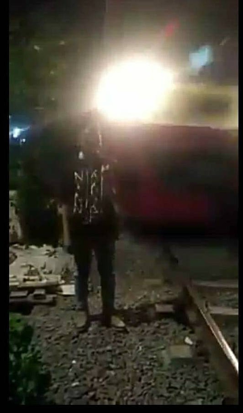 Tersambar KRL Saat Berfoto, Burhanudin Meninggal di RS Sumber Waras Tersambar KRL Saat Berfoto, Burhanudin Meninggal di RS Sumber Waras
